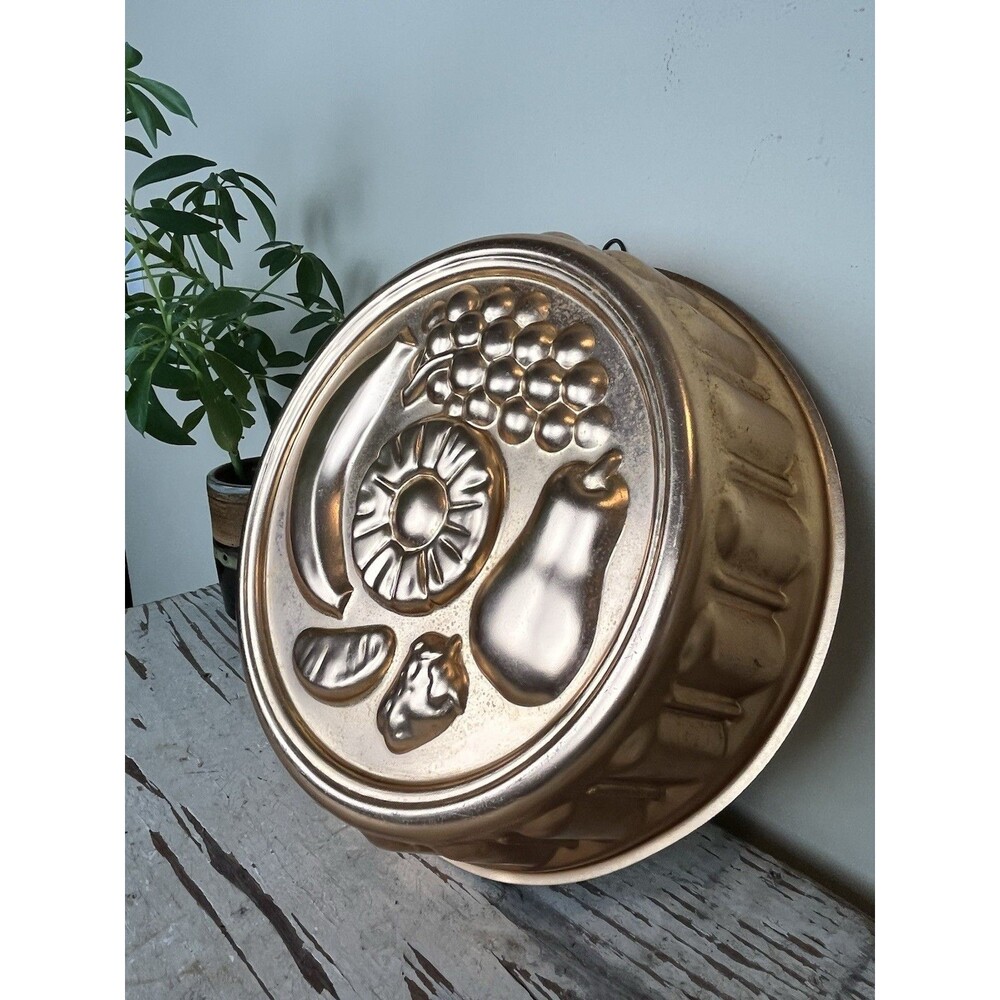 Vintage Copper Jello Mold 10” Round Fruit Basket Wall Decor Kitchen Farm Country